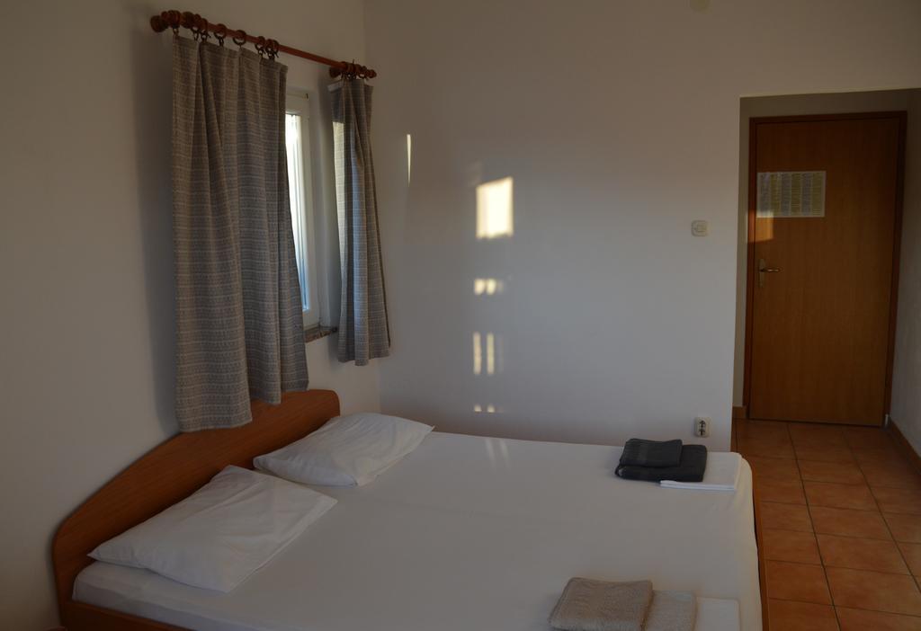 Apartments Burcul Pag Pag Town Szoba fotó